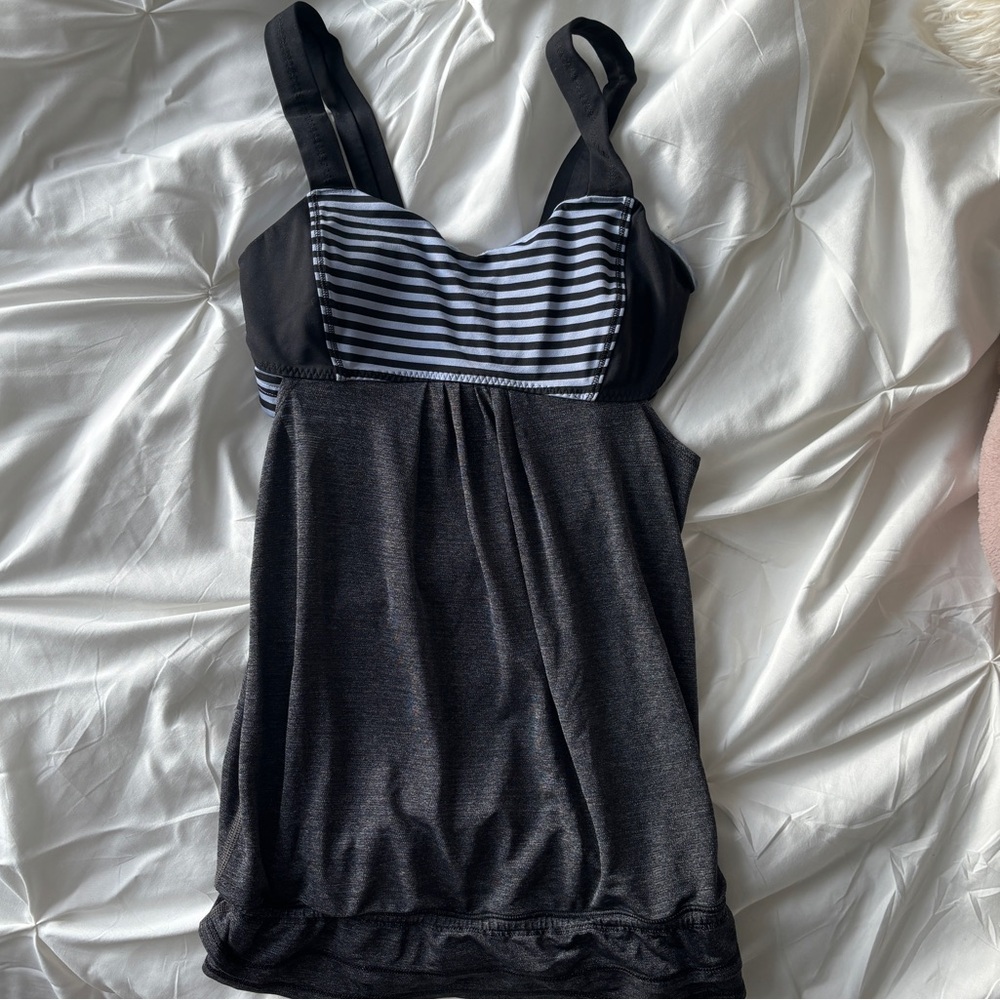 NWOT lululemon padded tank top